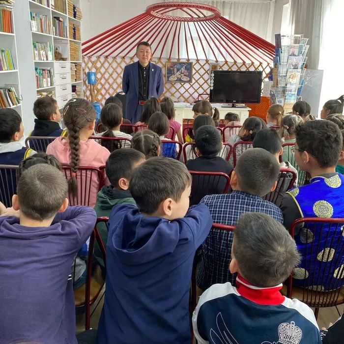 встреча с детским поэтом Менги Ооржак.